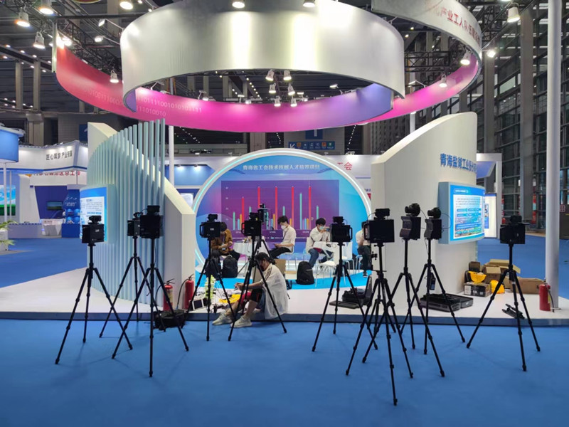 眾趣科技3D Pro掃描儀入場采集空間數據 微信圖片_20220428182256_副本.jpg